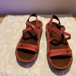 Naot Leather Sandals EUC Euro 40=9-9.5